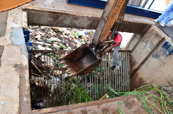 Chuva Forte Traz à Tona Lixo Jogado Em Arroios De São Leopoldo