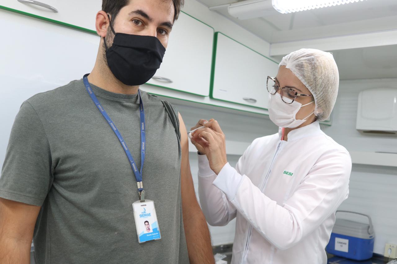 VACINAÇÃO | Servidores Do Semae Recebem 1ª Dose Da Vacina Contra O Coronavírus