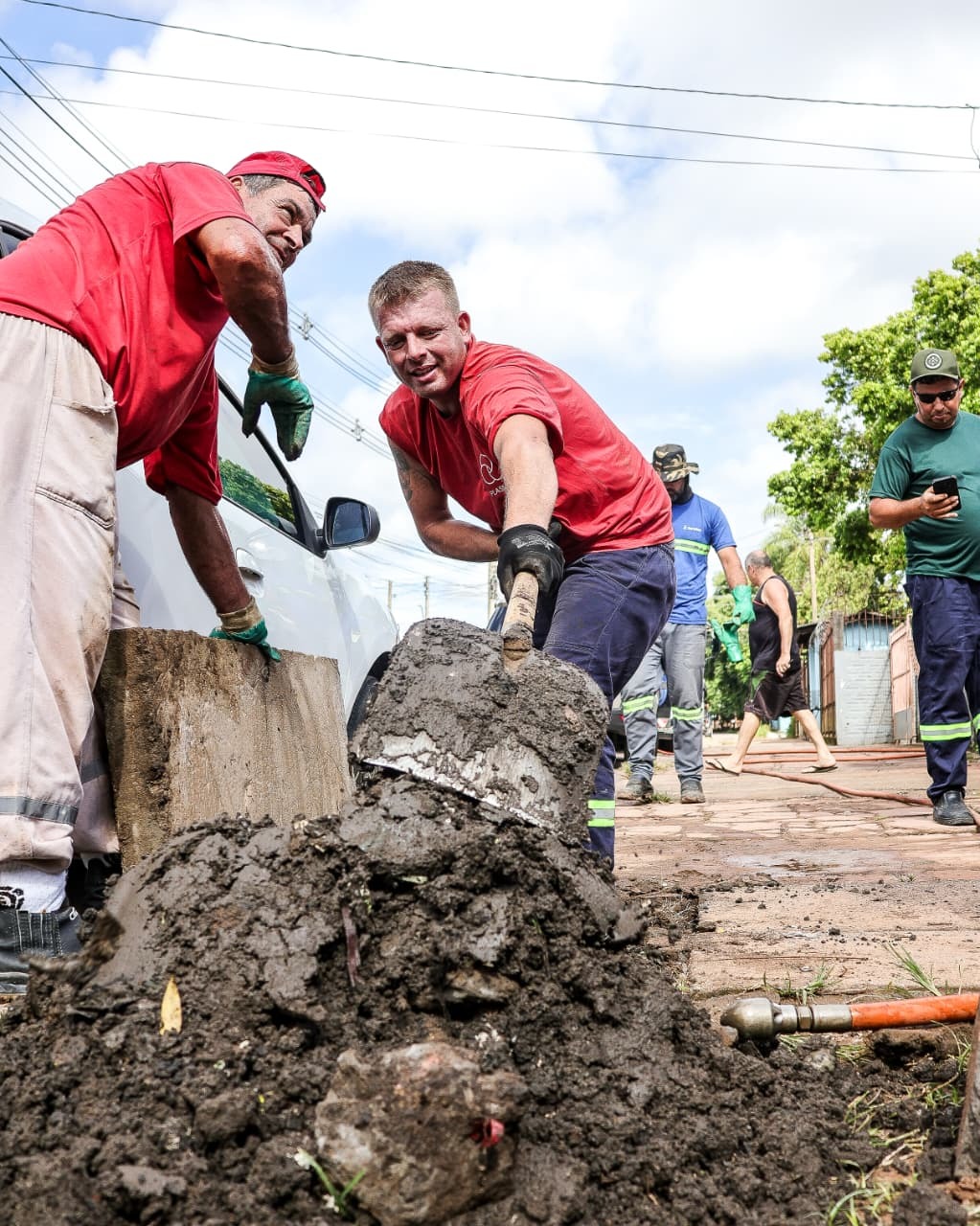 Rede De Esgoto Do Bairro Santos Dumont Passa Por Limpeza E Desobstrução