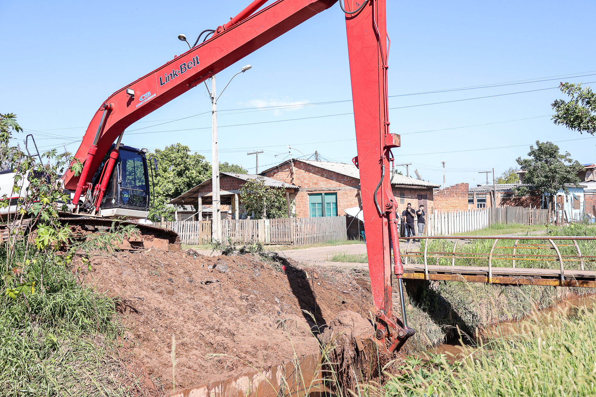 Inicia Ação De Desassoreamento No Arroio Gauchinho